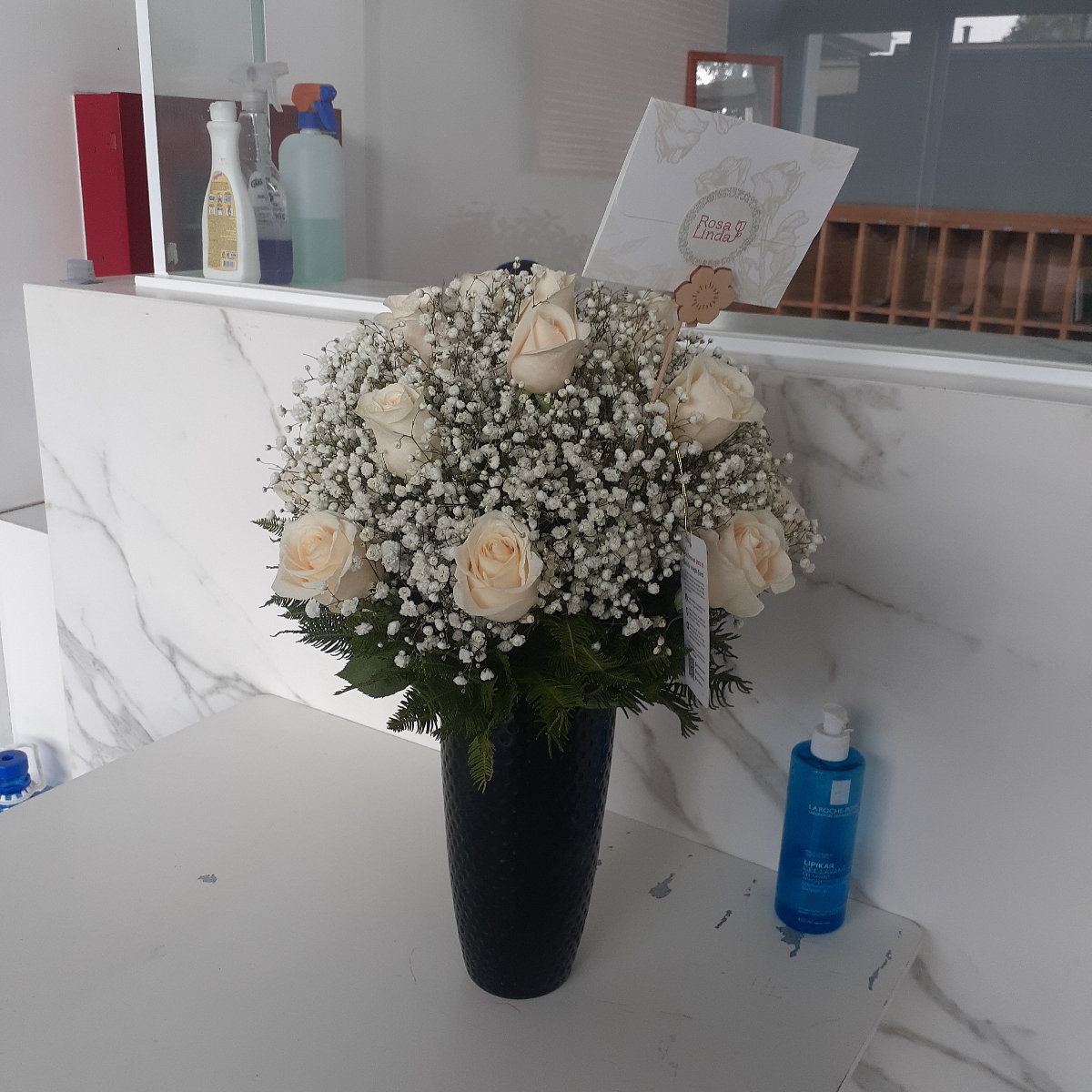 María Rosas Blanco - Arreglo floral con 18 rosas blancas y gypsophila - Pedido 253977