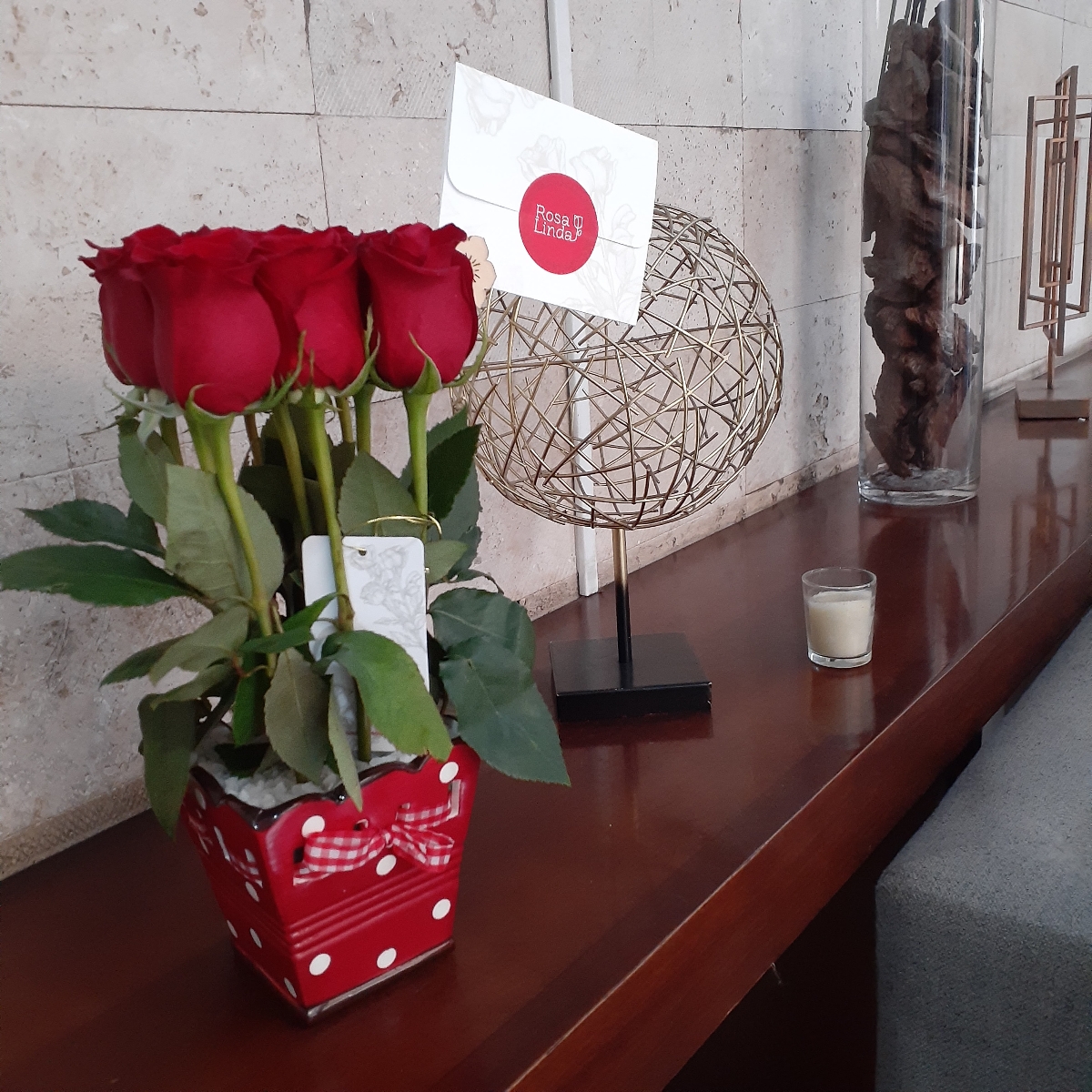 Tomasito - Arreglo floral con 9 rosas ecuatorianas - Pedido 256115