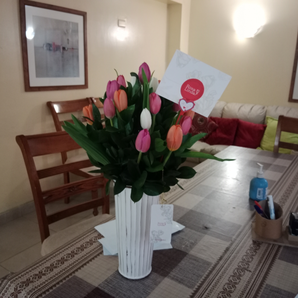 Suspiro de Tulipanes - Arreglo floral con mix multicolor de tulipanes - Pedido 256399